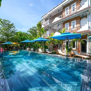 Resort Blooms Boutique Village
